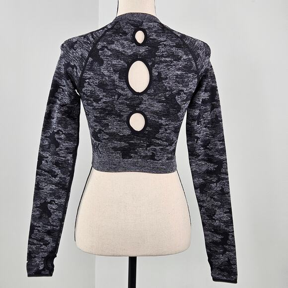 Gymshark Black Gray Camo Long Sleeve Athletic Performance Crop Top | Women's XS - Picture 2 of 15